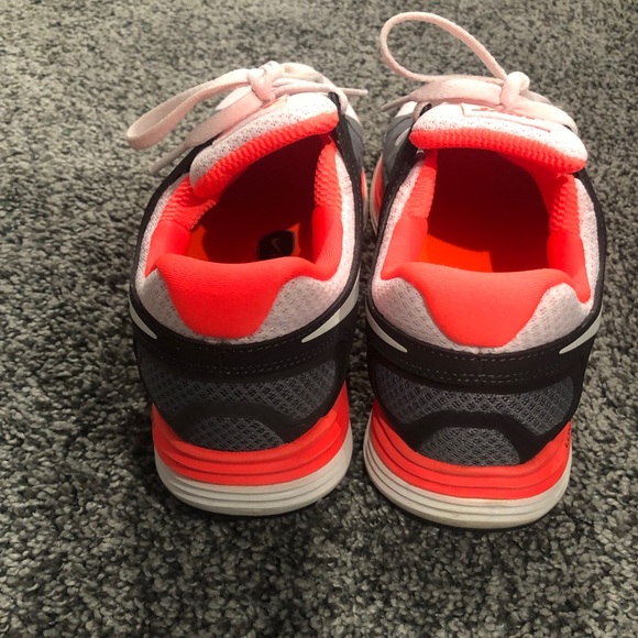 Size:8 Nike - Picture 3 of 4